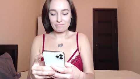 Mia online show from March 4, 10:05 pm