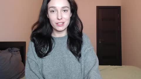 Mia online show from May 3, 12:44 pm