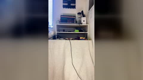 Snapshot of sweetnlow21 chatting on December 5, 3:41 pm sweetnlow21 online show from December 5, 3:41 pm