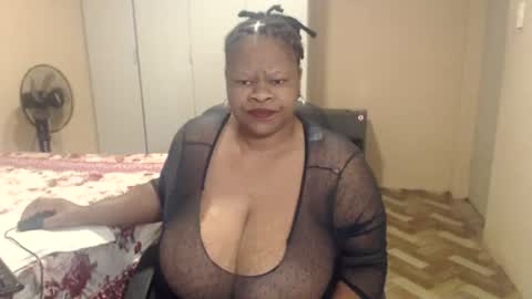 sweetnoziexxx online show from April 19, 4:56 am