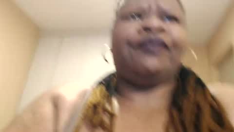 Snapshot of sweetnoziexxx chatting on June 28, 3:56 am sweetnoziexxx online show from June 28, 3:56 am
