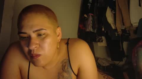 Snapshot of sweetp3ach29 chatting on January 10, 8:07 am sweetp3ach29 online show from January 10, 8:07 am