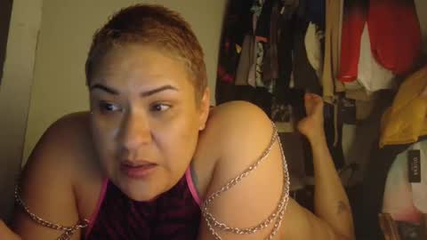 Snapshot of sweetp3ach29 chatting on February 22, 8:18 am sweetp3ach29 online show from February 22, 8:18 am