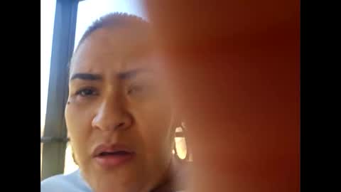 Snapshot of sweetp3ach29 chatting on February 24, 7:23 pm sweetp3ach29 online show from February 24, 7:23 pm