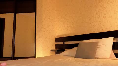 Snapshot of sweetparadox chatting on December 2, 1:22 am Anya online show from December 2, 1:22 am