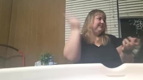 Snapshot of sweetpea6869 chatting on December 21, 7:26 am babygirl online show from December 21, 7:26 am