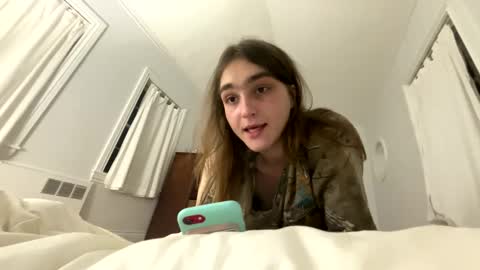 sweetpeach232323 online show from December 18, 2:53 am