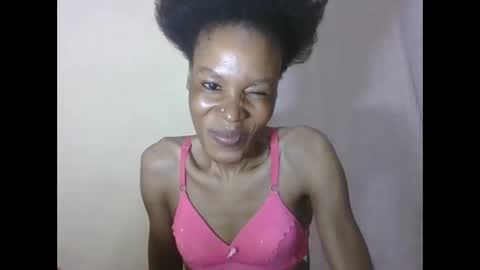 Snapshot of sweetpetite254 chatting on May 7, 1:55 am ESTHER online show from May 7, 1:55 am