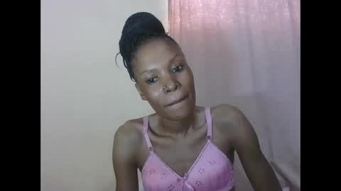 Snapshot of sweetpetite254 chatting on May 10, 2:22 pm ESTHER online show from May 10, 2:22 pm