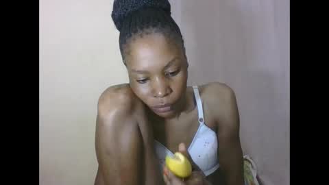Snapshot of sweetpetite254 chatting on May 27, 1:57 am ESTHER online show from May 27, 1:57 am