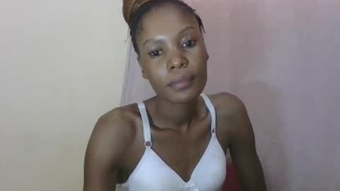 Snapshot of sweetpetite254 chatting on June 27, 12:33 pm ESTHER online show from June 27, 12:33 pm