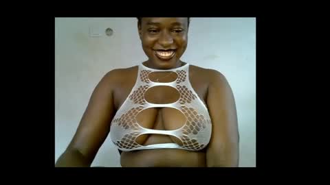 Snapshot of sweetpetitgirl chatting on June 27, 10:20 am LILY BRANDY online show from June 27, 10:20 am