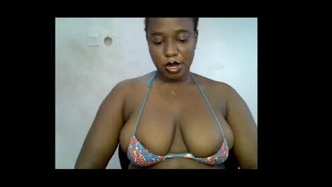 Snapshot of sweetpetitgirl chatting on June 30, 10:49 am LILY BRANDY online show from June 30, 10:49 am