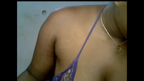 Snapshot of sweetpetitgirl chatting on July 8, 10:47 pm LILY BRANDY online show from July 8, 10:47 pm