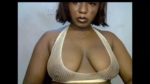 Snapshot of sweetpetitgirl chatting on July 22, 7:16 pm LILY BRANDY online show from July 22, 7:16 pm