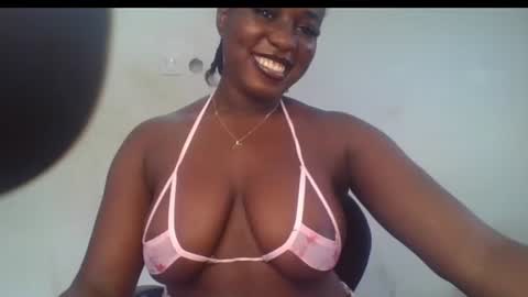 Snapshot of sweetpetitgirl chatting on July 24, 11:19 am LILY BRANDY online show from July 24, 11:19 am