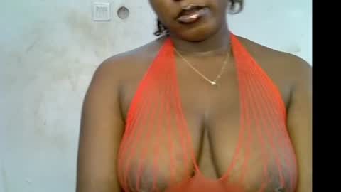 Snapshot of sweetpetitgirl chatting on July 27, 9:05 am LILY BRANDY online show from July 27, 9:05 am