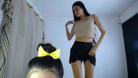 Snapshot of sweetpink1_ chatting on September 17, 3:41 am Caro Lily online show from September 17, 3:41 am