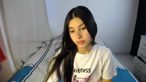 Snapshot of sweetpink1_ chatting on October 19, 9:15 pm Caro Lily online show from October 19, 9:15 pm