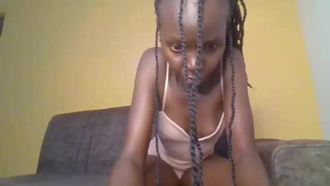 Snapshot of sweetpink_1 chatting on January 18, 6:23 pm sweetpink_1 online show from January 18, 6:23 pm