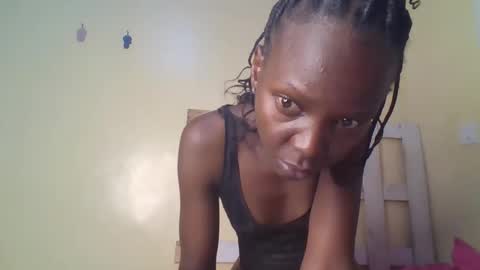 Snapshot of sweetpink_1 chatting on February 14, 9:11 pm sweetpink_1 online show from February 14, 9:11 pm