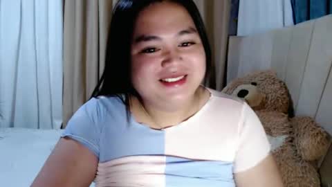 Snapshot of sweetprincess_athena chatting on January 15, 9:29 pm Princess Ella online show from January 15, 9:29 pm