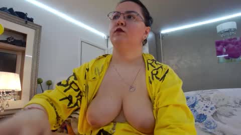 SweetRaisa online show from March 25, 3:07 pm