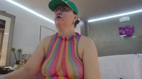 Snapshot of sweetraisa chatting on May 2, 9:42 pm SweetRaisa online show from May 2, 9:42 pm