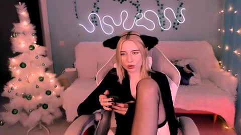 sweetrichal online show from December 15, 1:24 am