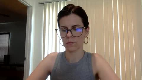 Snapshot of sweetriddance chatting on December 15, 6:23 pm sweetriddance online show from December 15, 6:23 pm