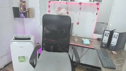 Snapshot of sweetsamy39715 chatting on February 24, 3:42 pm sweetsamy39715 online show from February 24, 3:42 pm