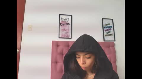 Snapshot of sweetscaarlett chatting on May 18, 2:01 pm sweetscaarlett online show from May 18, 2:01 pm
