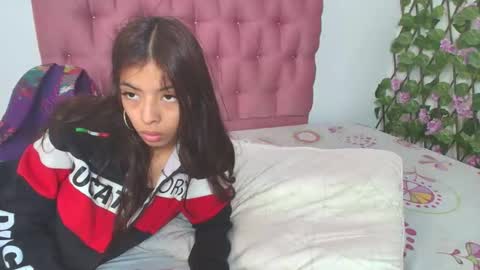 Snapshot of sweetscaarlett chatting on May 28, 1:52 pm sweetscaarlett online show from May 28, 1:52 pm