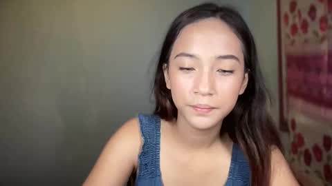 Snapshot of sweetsexy_miax chatting on November 17, 1:17 pm Mia online show from November 17, 1:17 pm