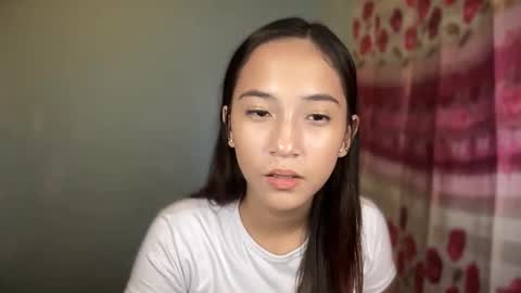 Snapshot of sweetsexy_miax chatting on November 30, 4:44 pm Mia online show from November 30, 4:44 pm