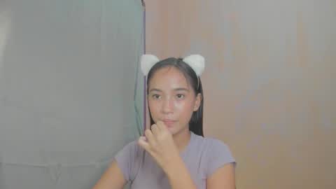 Snapshot of sweetsexy_miax chatting on December 4, 2:37 pm Mia online show from December 4, 2:37 pm