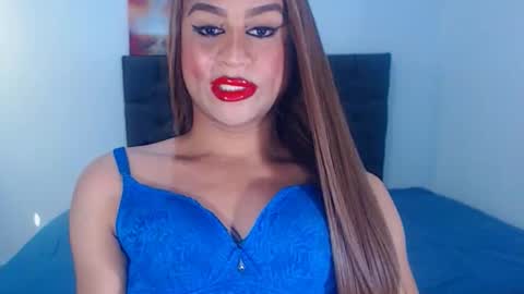 Snapshot of sweetsofiats chatting on October 6, 7:00 pm SOFIA online show from October 6, 7:00 pm