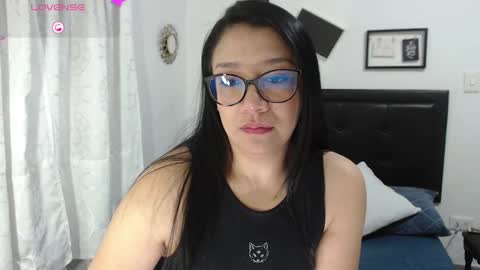 Snapshot of sweetstormi chatting on December 17, 8:56 am Stormi online show from December 17, 8:56 am