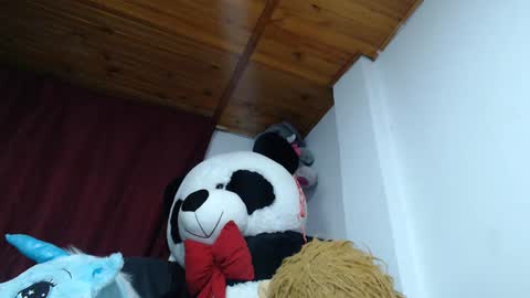 Snapshot of sweett_candy1 chatting on February 1, 6:00 am sweett_candy1 online show from February 1, 6:00 am