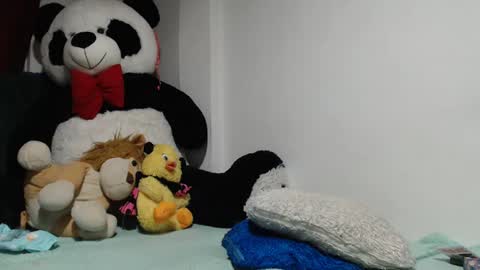 Snapshot of sweett_candy1 chatting on February 18, 2:16 am sweett_candy1 online show from February 18, 2:16 am