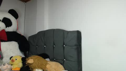 Snapshot of sweett_candy1 chatting on March 8, 5:28 am sweett_candy1 online show from March 8, 5:28 am