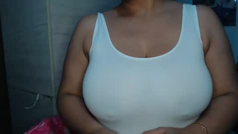 Snapshot of sweett_candy1 chatting on October 7, 2:20 am sweett_candy1 online show from October 7, 2:20 am