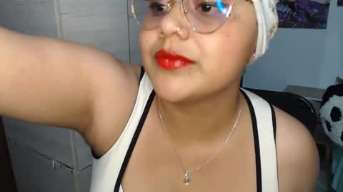 Snapshot of sweett_candy1 chatting on October 26, 3:01 am sweett_candy1 online show from October 26, 3:01 am