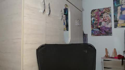 Snapshot of sweett_candy1 chatting on November 22, 1:59 am sweett_candy1 online show from November 22, 1:59 am