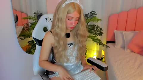 sweett_fire online show from April 23, 5:37 pm