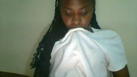 Snapshot of sweett_kimmie chatting on May 23, 7:51 pm sweett_kimmie online show from May 23, 7:51 pm