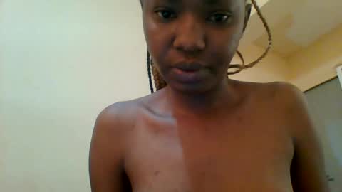 Snapshot of sweett_kimmie chatting on June 26, 8:19 am sweett_kimmie online show from June 26, 8:19 am