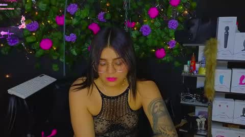 Molly -  INDEPENDENT MODEL online show from May 9, 12:05 am