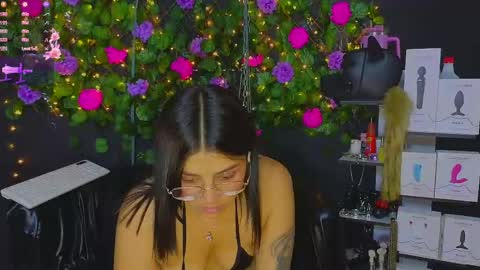 Molly -  INDEPENDENT MODEL online show from May 30, 1:46 am
