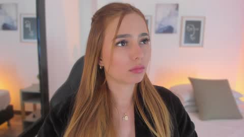 Snapshot of sweettammy_ chatting on December 13, 8:15 pm Tammy online show from December 13, 8:15 pm